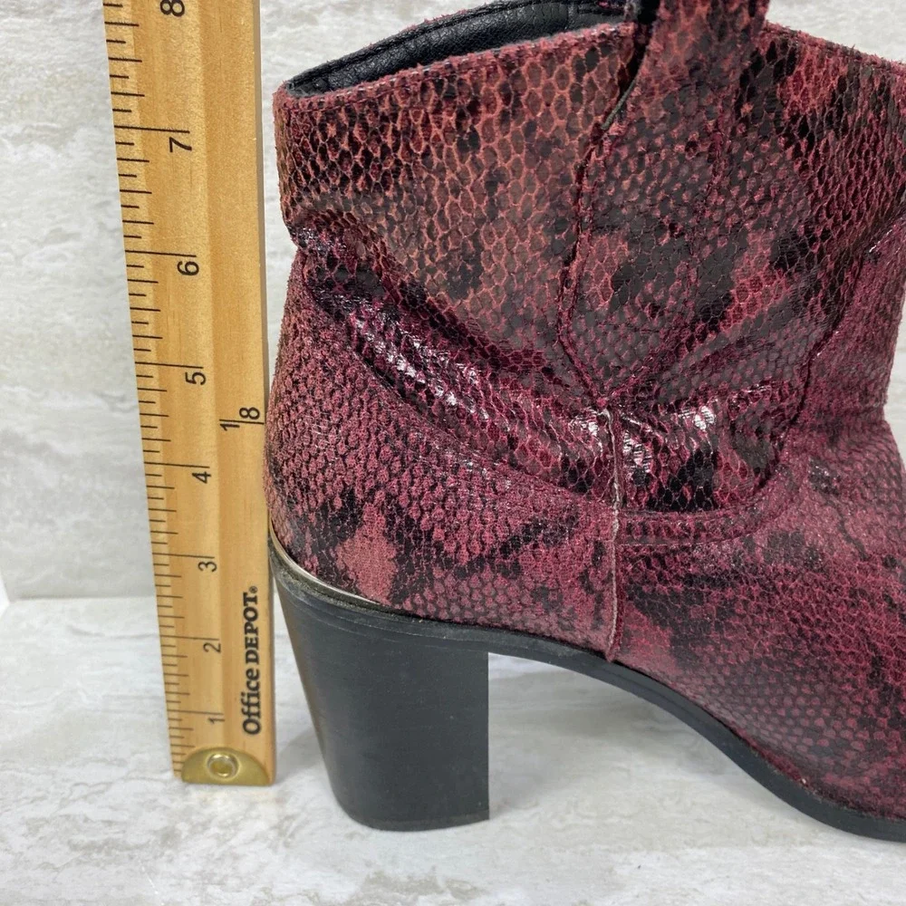 Steve Madden Zora Burgundy Snakeskin Ankle‎ Booties Women's Size 8M Western